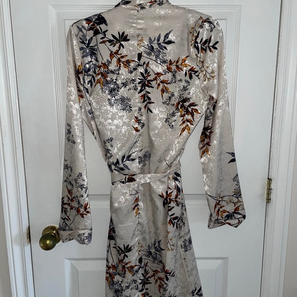 Dynamite Printed Robe/Cardigan - Picture 2 of 7